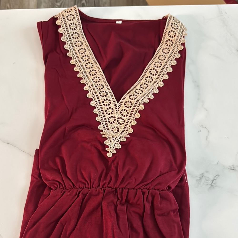Elegant Burgundy Dress with Lace Trim and pockets